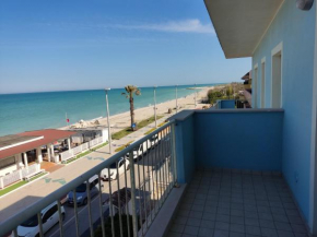 Marche magnum appartamento sul mare Adriatico